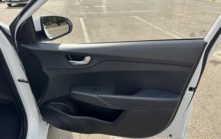 Hyundai Solaris II рестайлинг, 2021 год, 1 490 000 рублей, 15 фотография