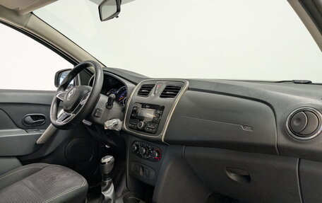 Renault Logan II, 2022 год, 900 000 рублей, 11 фотография
