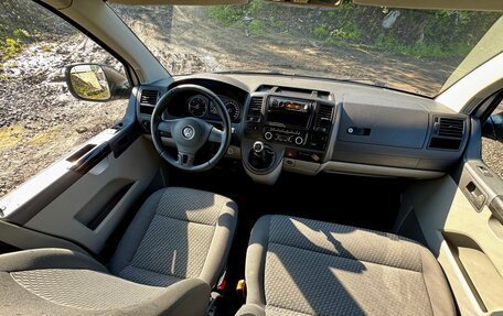 Volkswagen Caravelle T5, 2013 год, 1 970 000 рублей, 15 фотография
