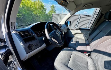 Volkswagen Caravelle T5, 2013 год, 1 970 000 рублей, 18 фотография