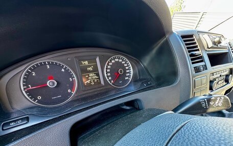 Volkswagen Caravelle T5, 2013 год, 1 970 000 рублей, 19 фотография