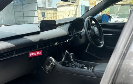 Mazda 3, 2021 год, 1 600 000 рублей, 15 фотография