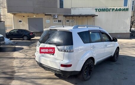 Mitsubishi Outlander III рестайлинг 3, 2005 год, 650 000 рублей, 2 фотография