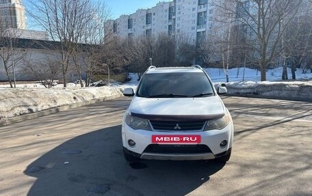 Mitsubishi Outlander III рестайлинг 3, 2005 год, 650 000 рублей, 7 фотография