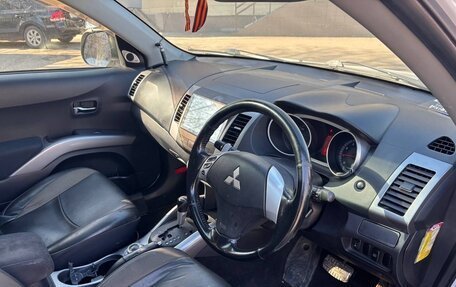 Mitsubishi Outlander III рестайлинг 3, 2005 год, 650 000 рублей, 11 фотография