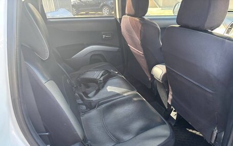 Mitsubishi Outlander III рестайлинг 3, 2005 год, 650 000 рублей, 9 фотография