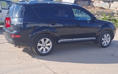 Mitsubishi Outlander III рестайлинг 3, 2008 год, 975 000 рублей, 3 фотография