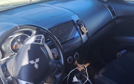 Mitsubishi Outlander III рестайлинг 3, 2008 год, 975 000 рублей, 7 фотография