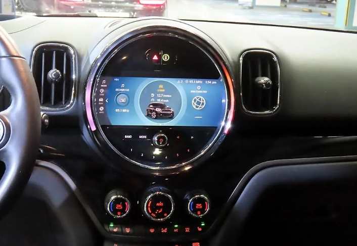 MINI Countryman II (F60), 2023 год, 2 250 000 рублей, 11 фотография