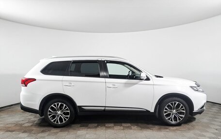 Mitsubishi Outlander III рестайлинг 3, 2017 год, 1 760 000 рублей, 4 фотография