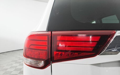 Mitsubishi Outlander III рестайлинг 3, 2017 год, 1 760 000 рублей, 9 фотография