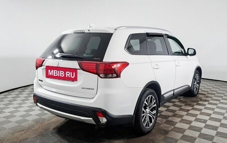 Mitsubishi Outlander III рестайлинг 3, 2017 год, 1 760 000 рублей, 5 фотография