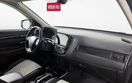 Mitsubishi Outlander III рестайлинг 3, 2017 год, 1 760 000 рублей, 11 фотография