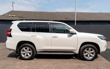 Toyota Land Cruiser Prado 150 рестайлинг 2, 2018 год, 4 800 000 рублей, 5 фотография