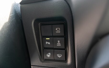 Toyota Land Cruiser Prado 150 рестайлинг 2, 2018 год, 4 800 000 рублей, 18 фотография
