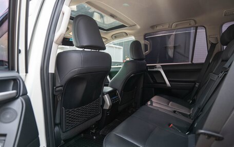 Toyota Land Cruiser Prado 150 рестайлинг 2, 2018 год, 4 800 000 рублей, 22 фотография