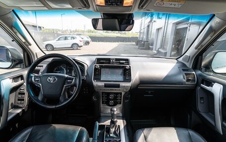 Toyota Land Cruiser Prado 150 рестайлинг 2, 2018 год, 4 800 000 рублей, 24 фотография