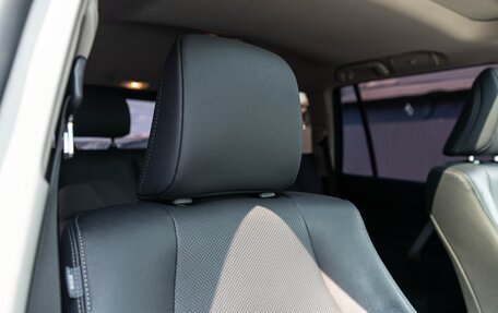 Toyota Land Cruiser Prado 150 рестайлинг 2, 2018 год, 4 800 000 рублей, 29 фотография