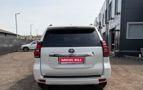 Toyota Land Cruiser Prado 150 рестайлинг 2, 2018 год, 4 800 000 рублей, 34 фотография