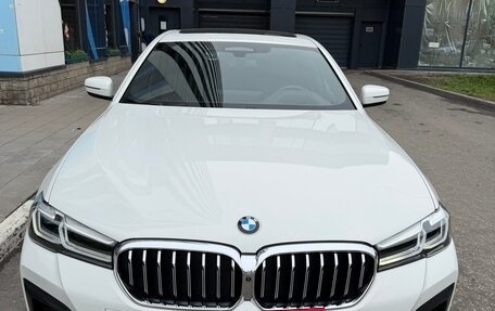 BMW 5 серия, 2021 год, 5 900 000 рублей, 2 фотография