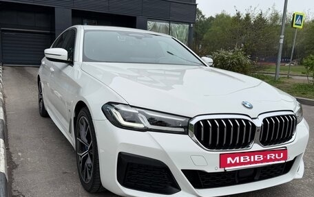 BMW 5 серия, 2021 год, 5 900 000 рублей, 3 фотография