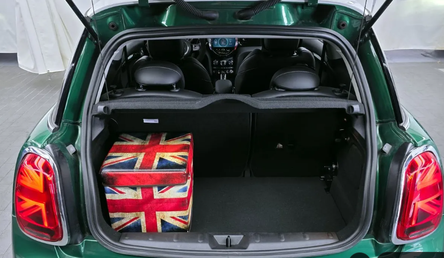 MINI Hatch F55/F56 рестайлинг, 2022 год, 1 955 000 рублей, 15 фотография