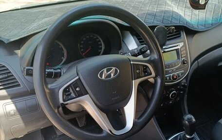 Hyundai Solaris II рестайлинг, 2012 год, 750 000 рублей, 6 фотография