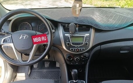 Hyundai Solaris II рестайлинг, 2012 год, 750 000 рублей, 5 фотография