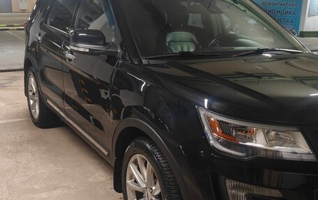 Ford Explorer VI, 2017 год, 2 550 000 рублей, 4 фотография