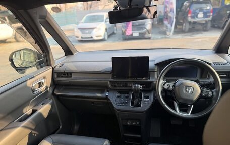 Honda Stepwgn, 2023 год, 2 410 000 рублей, 8 фотография