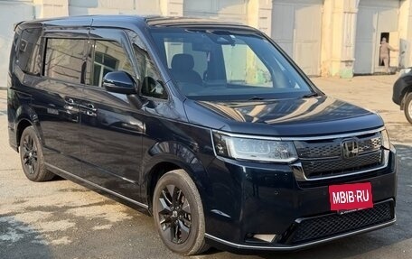 Honda Stepwgn, 2023 год, 2 410 000 рублей, 2 фотография