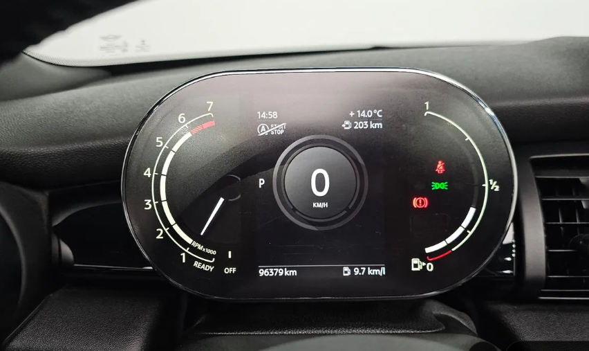 MINI Hatch F55/F56 рестайлинг, 2020 год, 1 850 000 рублей, 6 фотография