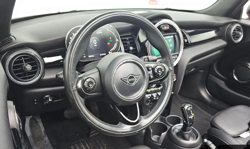 MINI Hatch F55/F56 рестайлинг, 2020 год, 1 850 000 рублей, 11 фотография