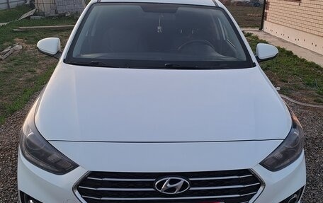 Hyundai Solaris II рестайлинг, 2018 год, 1 300 000 рублей, 1 фотография
