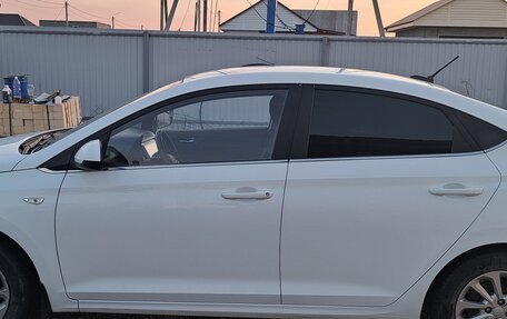 Hyundai Solaris II рестайлинг, 2018 год, 1 300 000 рублей, 3 фотография