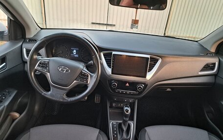 Hyundai Solaris II рестайлинг, 2018 год, 1 300 000 рублей, 5 фотография