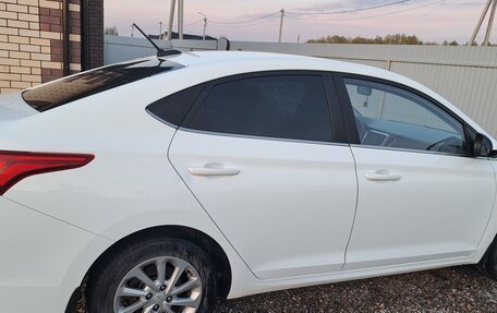 Hyundai Solaris II рестайлинг, 2018 год, 1 300 000 рублей, 4 фотография