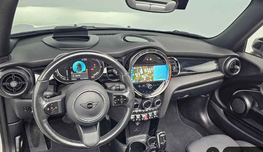 MINI Hatch F55/F56 рестайлинг, 2023 год, 2 740 000 рублей, 5 фотография