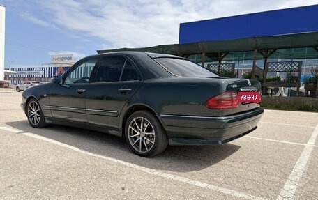 Mercedes-Benz E-Класс, 1997 год, 580 000 рублей, 3 фотография