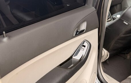Chevrolet Orlando I, 2011 год, 950 000 рублей, 17 фотография