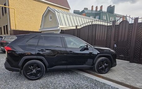 Toyota RAV4, 2021 год, 3 490 000 рублей, 2 фотография