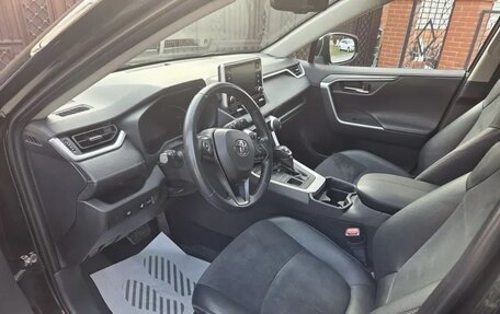 Toyota RAV4, 2021 год, 3 490 000 рублей, 8 фотография