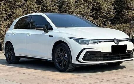 Volkswagen Golf VIII, 2022 год, 2 000 000 рублей, 2 фотография
