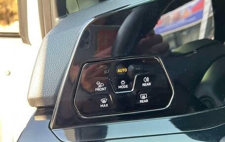 Volkswagen Golf VIII, 2022 год, 2 000 000 рублей, 19 фотография