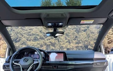 Volkswagen Golf VIII, 2022 год, 2 000 000 рублей, 16 фотография