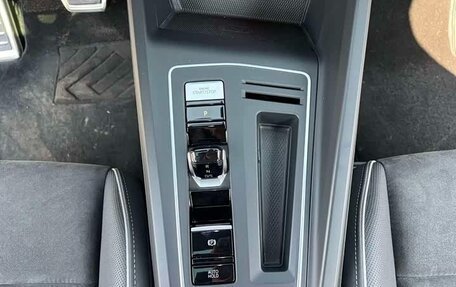 Volkswagen Golf VIII, 2022 год, 2 000 000 рублей, 18 фотография