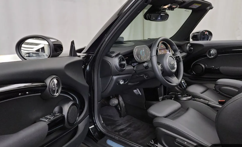 MINI Hatch F55/F56 рестайлинг, 2024 год, 3 120 000 рублей, 9 фотография