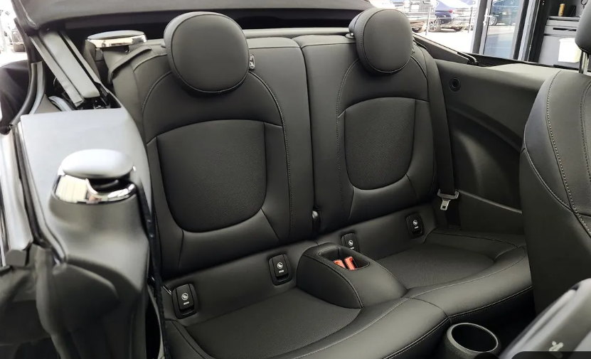 MINI Hatch F55/F56 рестайлинг, 2024 год, 3 120 000 рублей, 12 фотография