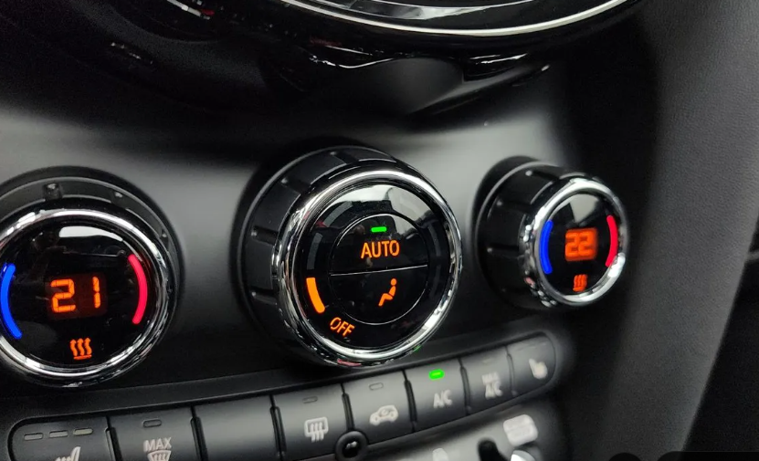 MINI Hatch F55/F56 рестайлинг, 2024 год, 3 120 000 рублей, 20 фотография