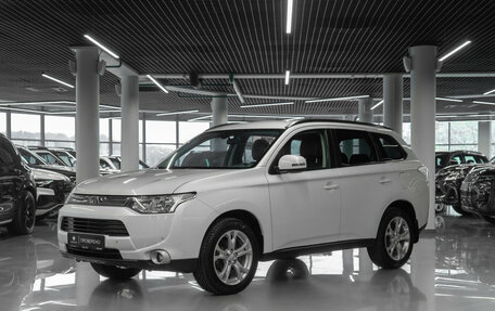 Mitsubishi Outlander III рестайлинг 3, 2014 год, 1 640 000 рублей, 1 фотография
